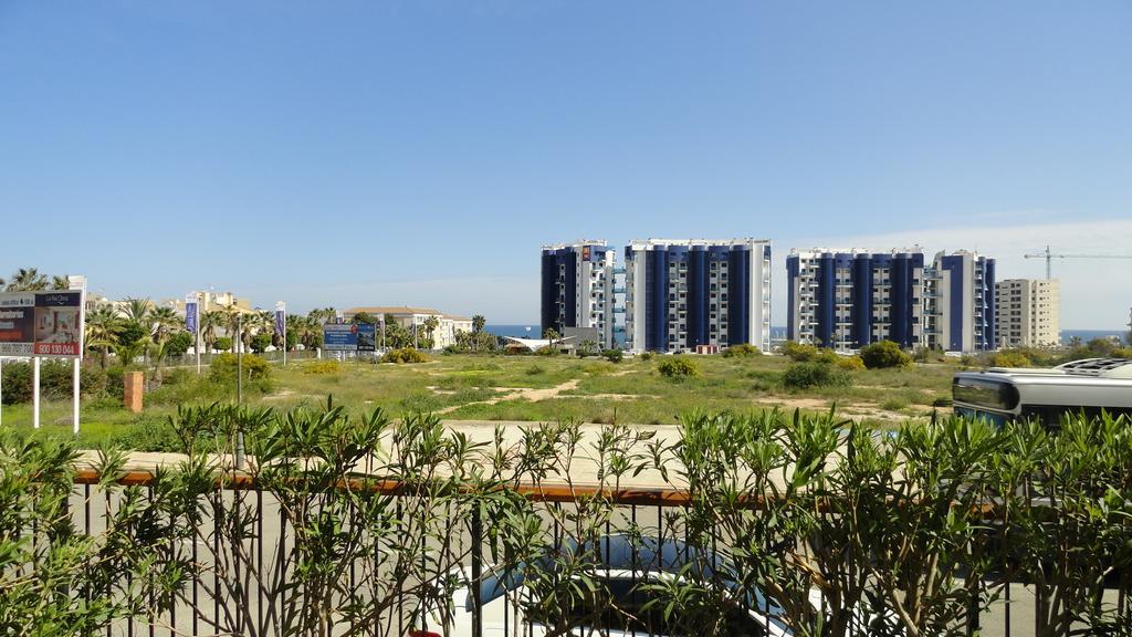 He La Entrada Punta Prima Hotel Torrevieja Luaran gambar